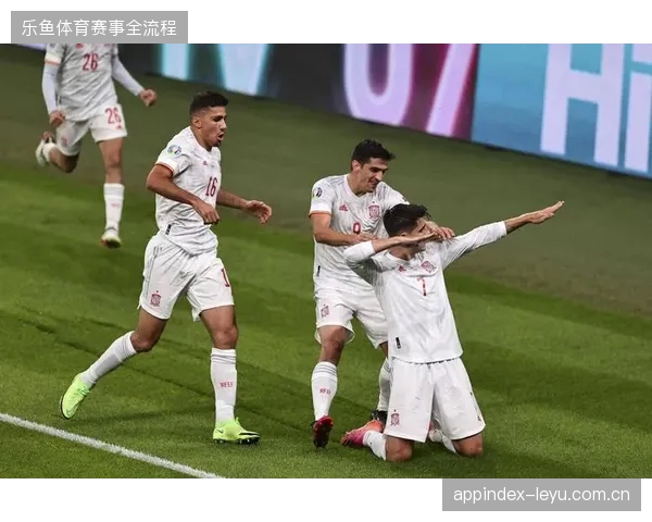 罗德里以攻防一体属性定义新后腰，其拦截预判是西班牙控球体系基石